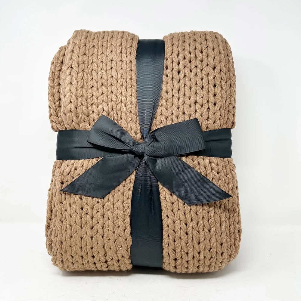 FRYE Chunky Knit Throw Blanket Mocha Brown NWT - Picture 3 of 5